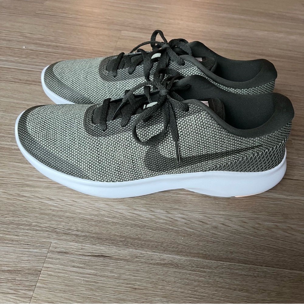 Nike Flex Sneakers